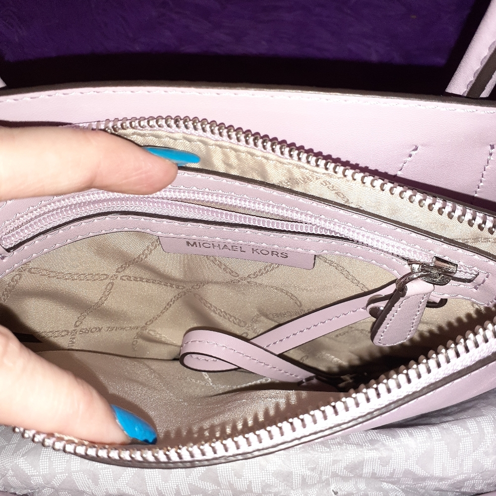 SOLD Michael Kors Medium light Quarts Mercer Bag - Picture 3 of 9